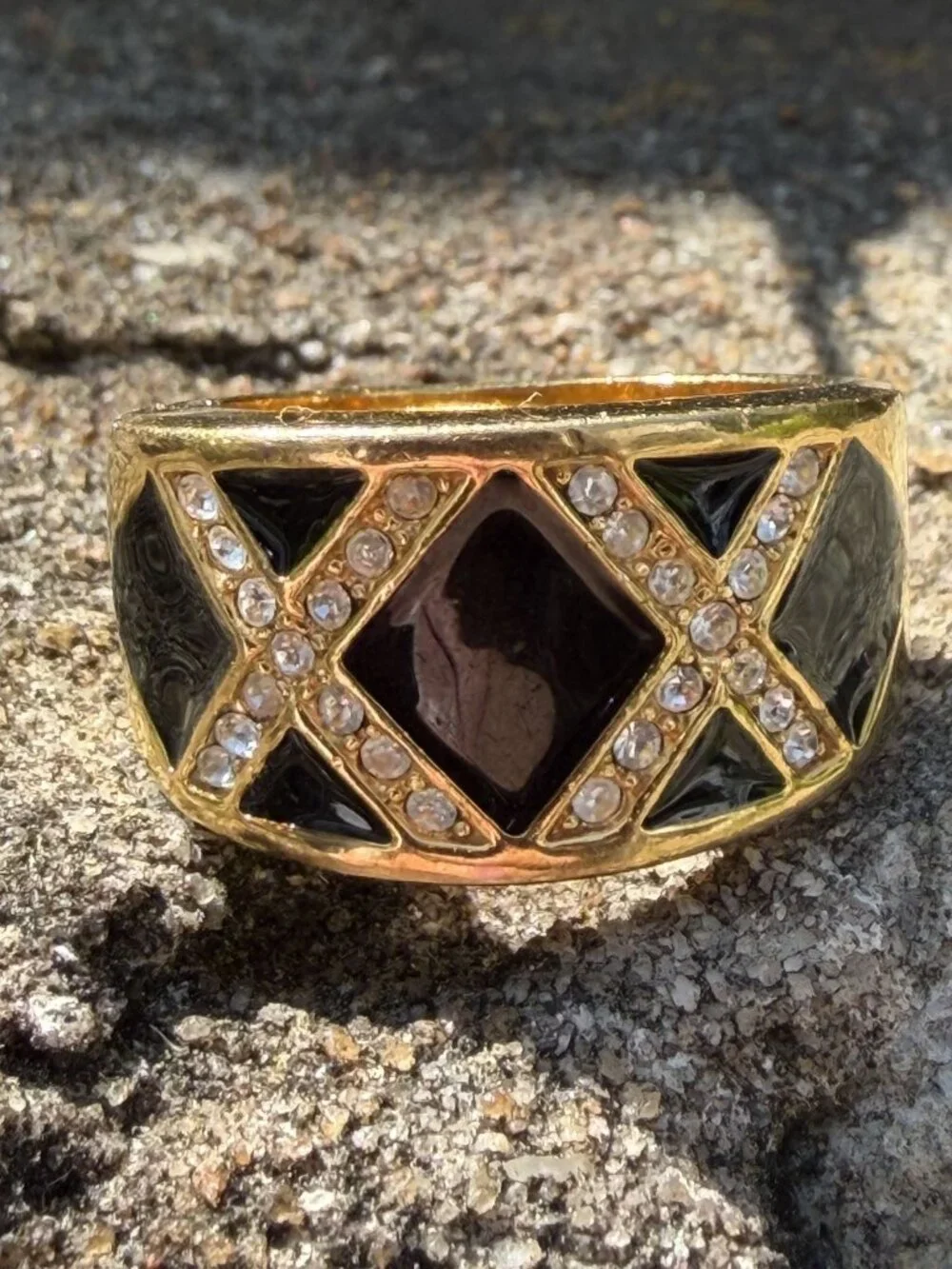 Avon Black Enamel Rhinestone XX Ring Size 8 Kisses Gold Tone Y2K Retro 2002